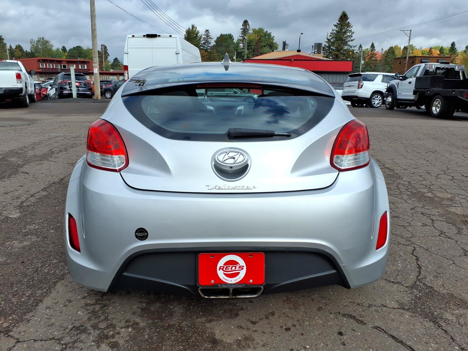 Used 2016 Hyundai Veloster FWD image 5