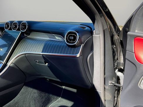 Used 2023 Mercedes-Benz GLC 300 image 21