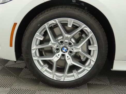 Used 2025 BMW 330i Sedan w/ Convenience Package image 32