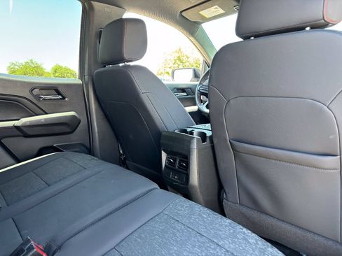 Used 2024 Chevrolet Colorado Z71 w/ Z71 Convenience Package 2 AWD/4WD image 11