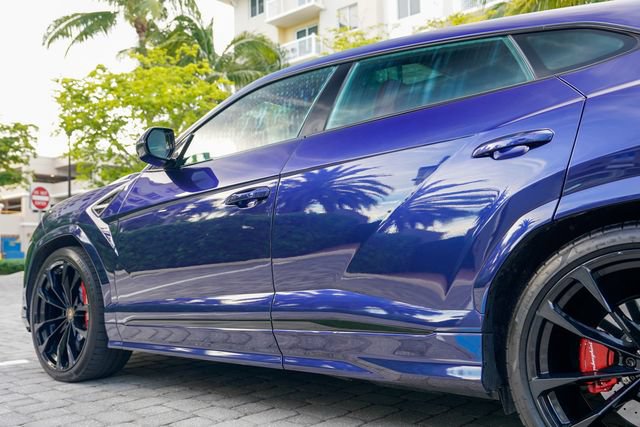 Used 2022 Lamborghini Urus AWD/4WD image 19