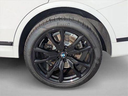 Used 2026 BMW X7 xDrive40i w/ M Sport Package image 10