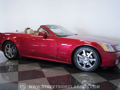 Used 2005 Cadillac XLR image 15