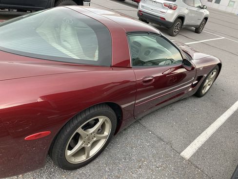 Used 2003 Chevrolet Corvette Coupe w/ Preferred Equipment Group RWD image 8