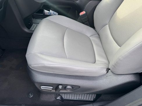 Used 2025 Toyota Sienna XLE image 16