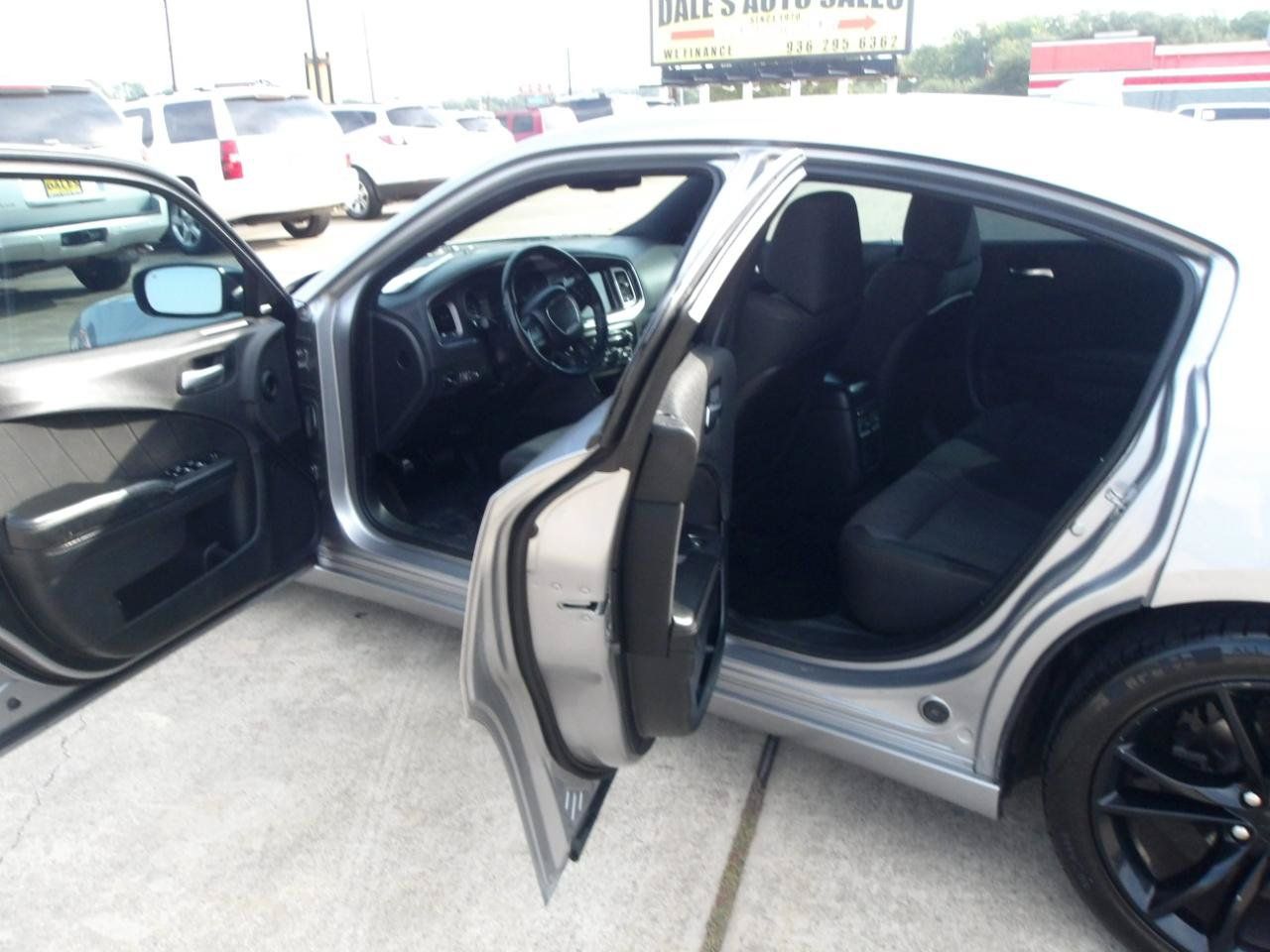Used 2016 Dodge Charger SXT w/ Blacktop Package RWD image 14