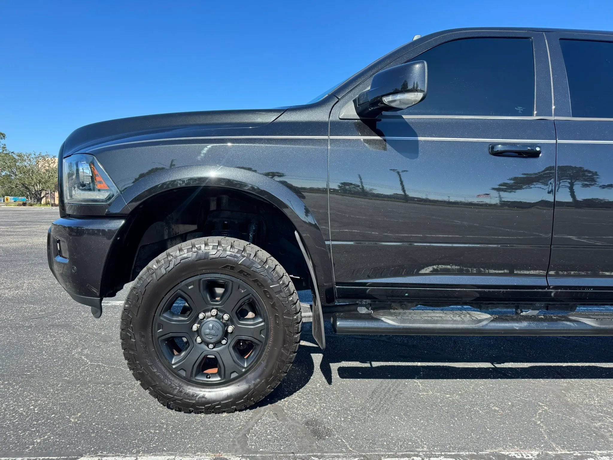 Used 2018 RAM 2500 Laramie w/ Sport Appearance Group AWD/4WD image 10