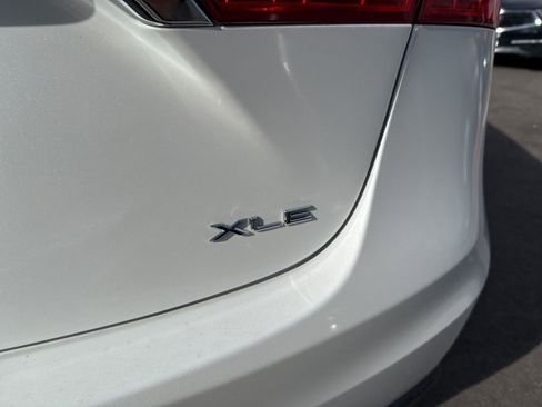 Used 2014 Toyota Avalon XLE Premium image 9