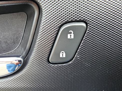 Used 2020 Chevrolet Sonic LT w/ Convenience Package image 30