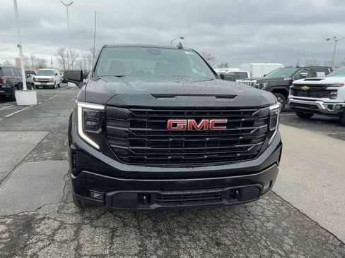 Used 2025 GMC Sierra 1500 Elevation AWD/4WD image 3