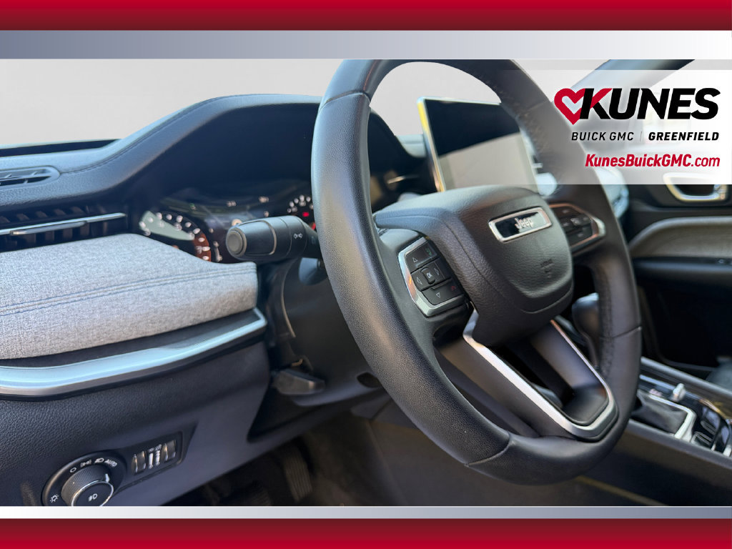 Used 2024 Jeep Compass Latitude AWD/4WD image 19