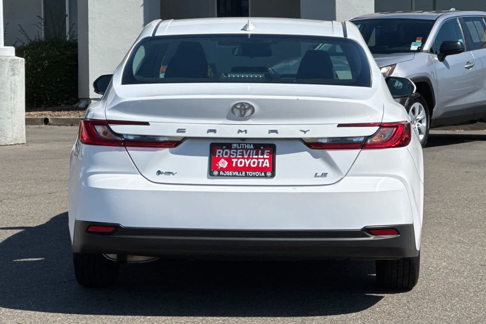 Used 2025 Toyota Camry LE FWD image 8
