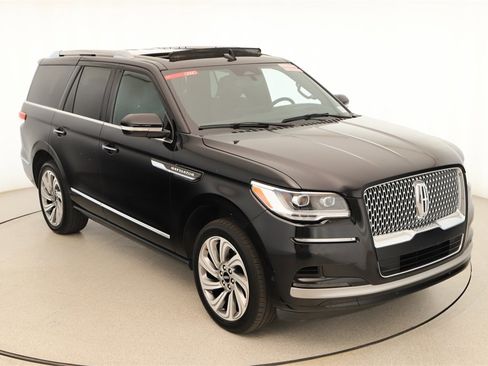 Used 2024 Lincoln Navigator Reserve image 36