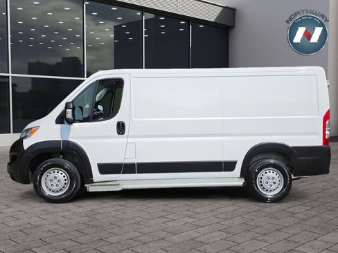 Used 2025 RAM ProMaster 2500 w/ U-Haul Equipment Group FWD image 2