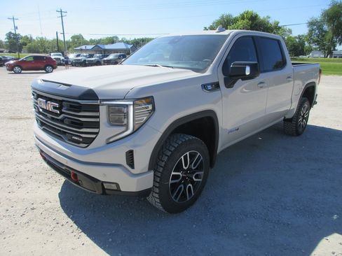 New 2026 GMC Sierra 1500 AT4 w/ AT4 Premium Package AWD/4WD image 11
