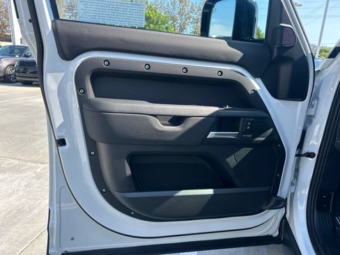 Certified 2026 Land Rover Defender 110 X-Dynamic SE AWD/4WD image 10