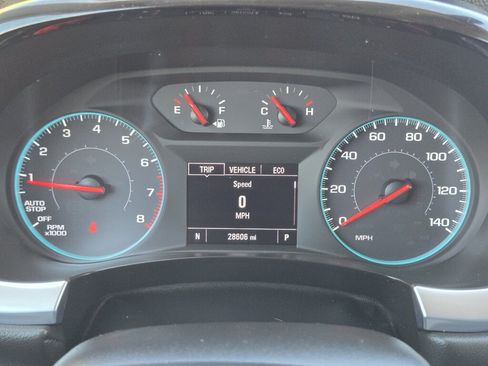 Used 2021 Chevrolet Traverse LS FWD image 17