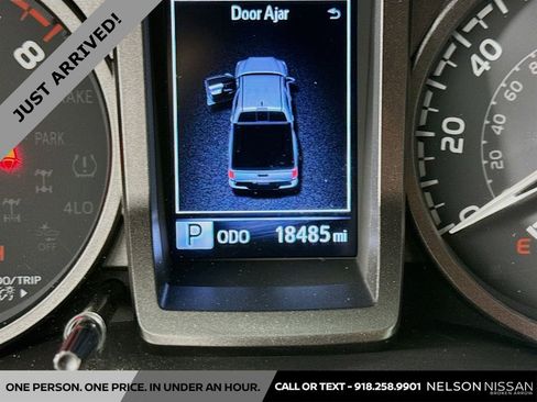 Used 2023 Toyota Tacoma TRD Off-Road w/ Technology Package image 12