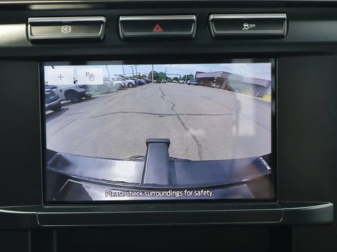 Used 2023 Ford F550 4x4 Regular Cab Super Duty w/ XLT Value Package image 11