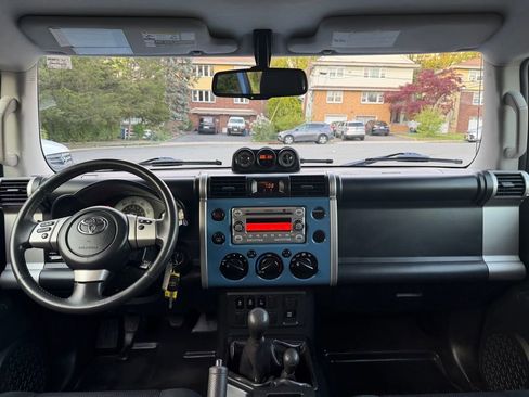 Used 2012 Toyota FJ Cruiser 4WD w/ Upgrade Pkg image 27