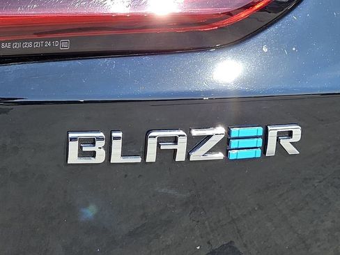 Used 2025 Chevrolet Blazer EV LT image 13