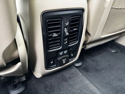 Used 2014 Jeep Grand Cherokee Limited w/ Luxury Group II AWD/4WD image 8