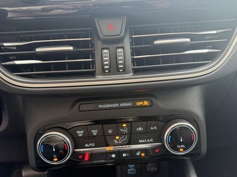 Used 2022 Ford Escape SEL image 27