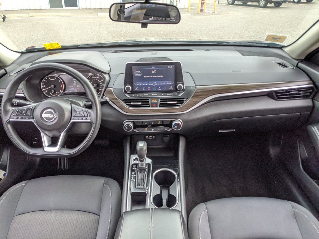 Used 2024 Nissan Altima 2.5 SV FWD image 7