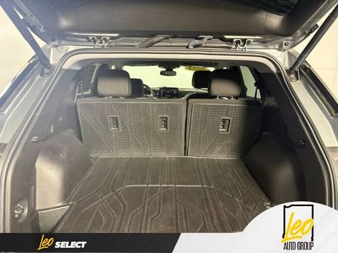 Used 2024 Chevrolet Blazer LT w/ Convenience Package FWD image 23