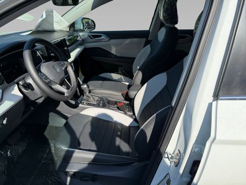 New 2025 Volkswagen Taos SEL image 15