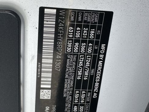 Used 2024 Mercedes-Benz Sprinter 2500 image 34