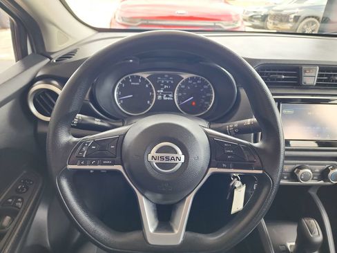 Used 2022 Nissan Versa S FWD image 19