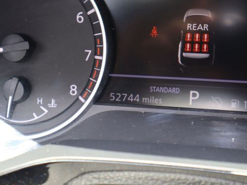 Used 2025 Nissan Pathfinder SV FWD image 11