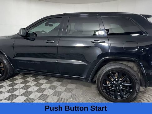 Used 2018 Jeep Grand Cherokee Altitude AWD/4WD image 8