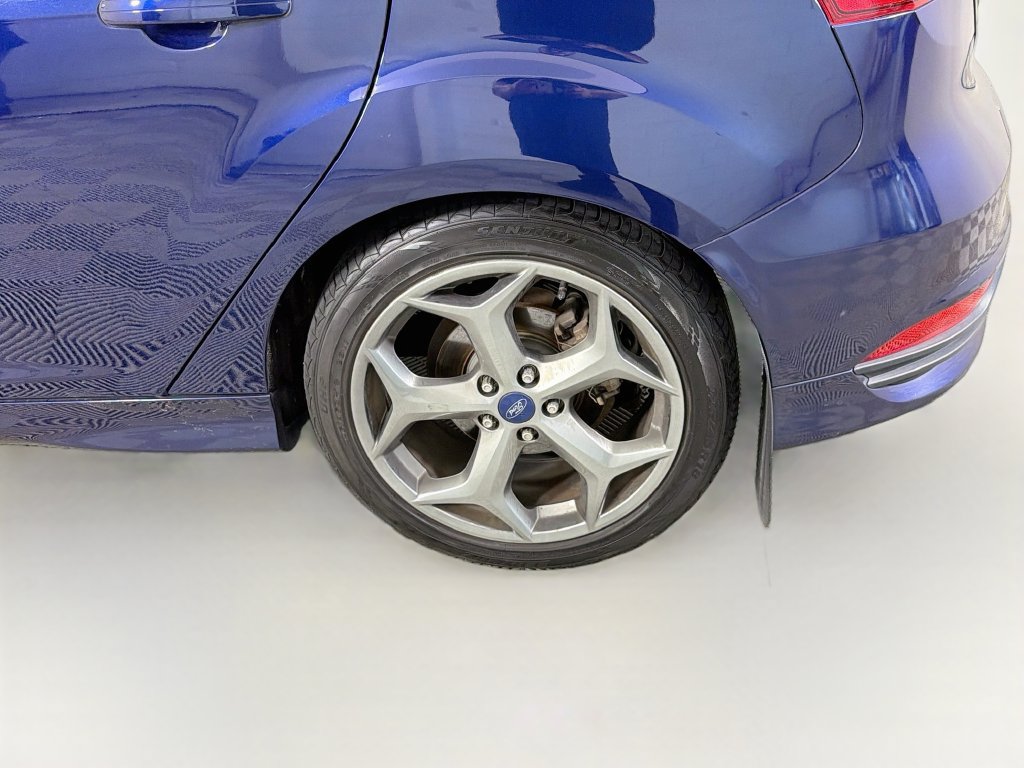 Used 2017 Ford Focus ST FWD image 29