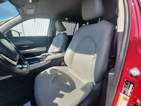 Used 2024 Toyota Grand Highlander AWD image 21