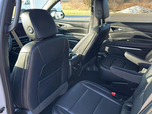 Used 2024 Chevrolet Traverse LT w/ Enhanced Driving Package image 15