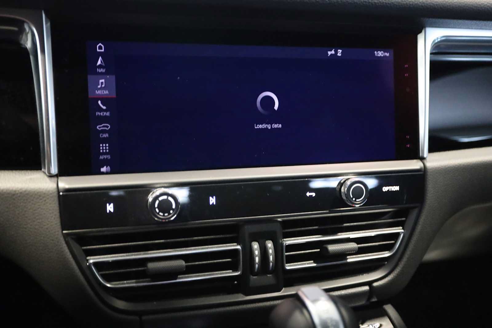 Used 2025 Porsche Macan AWD/4WD image 29
