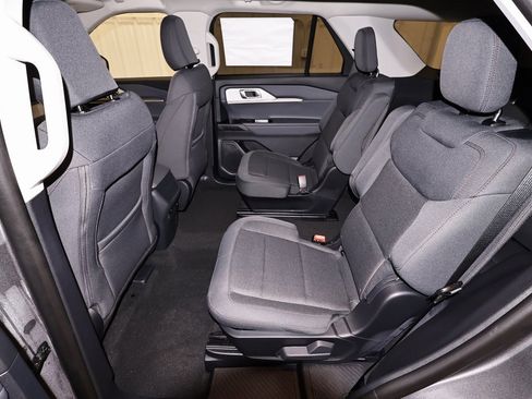 New 2026 Ford Explorer Active image 13