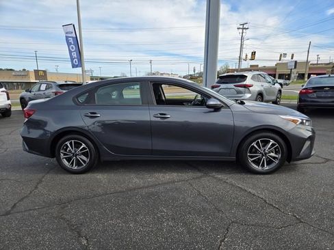 Used 2023 Kia Forte LXS FWD image 9