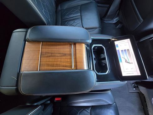 Used 2024 Jeep Grand Wagoneer L Series III image 46