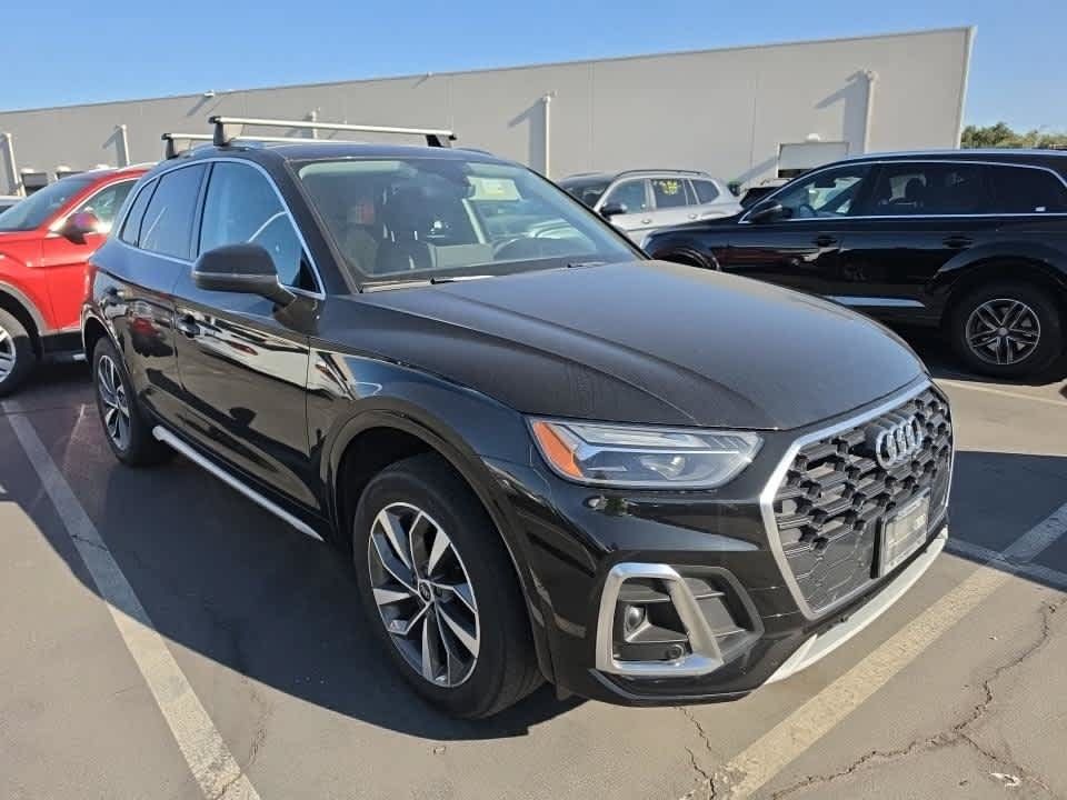 Used 2023 Audi Q5 2.0T Premium Plus w/ Premium Plus Package AWD/4WD image 3