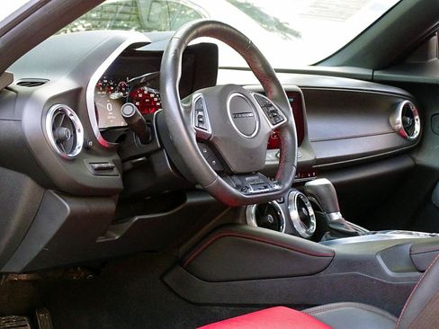 Used 2017 Chevrolet Camaro SS RWD image 16