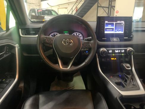 Used 2021 Toyota RAV4 XLE Premium AWD/4WD image 16