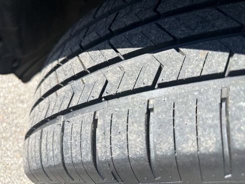 Used 2021 Ford Explorer Limited w/ Equipment Group 301A image 29