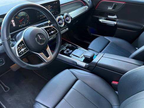 Used 2021 Mercedes-Benz GLB 250 250 image 11