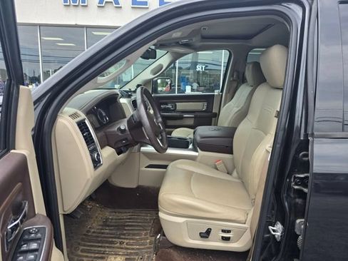Used 2016 RAM 1500 Laramie w/ Convenience Group AWD/4WD image 5