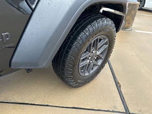 Used 2024 Jeep Wrangler Sport S image 18