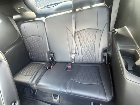 Used 2023 Buick Enclave Avenir w/ Avenir Technology Package AWD/4WD image 15