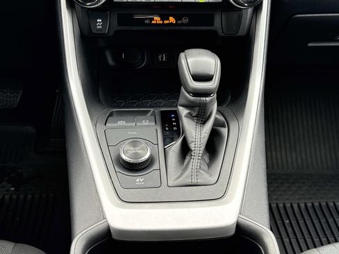 Used 2024 Toyota RAV4 XLE image 12